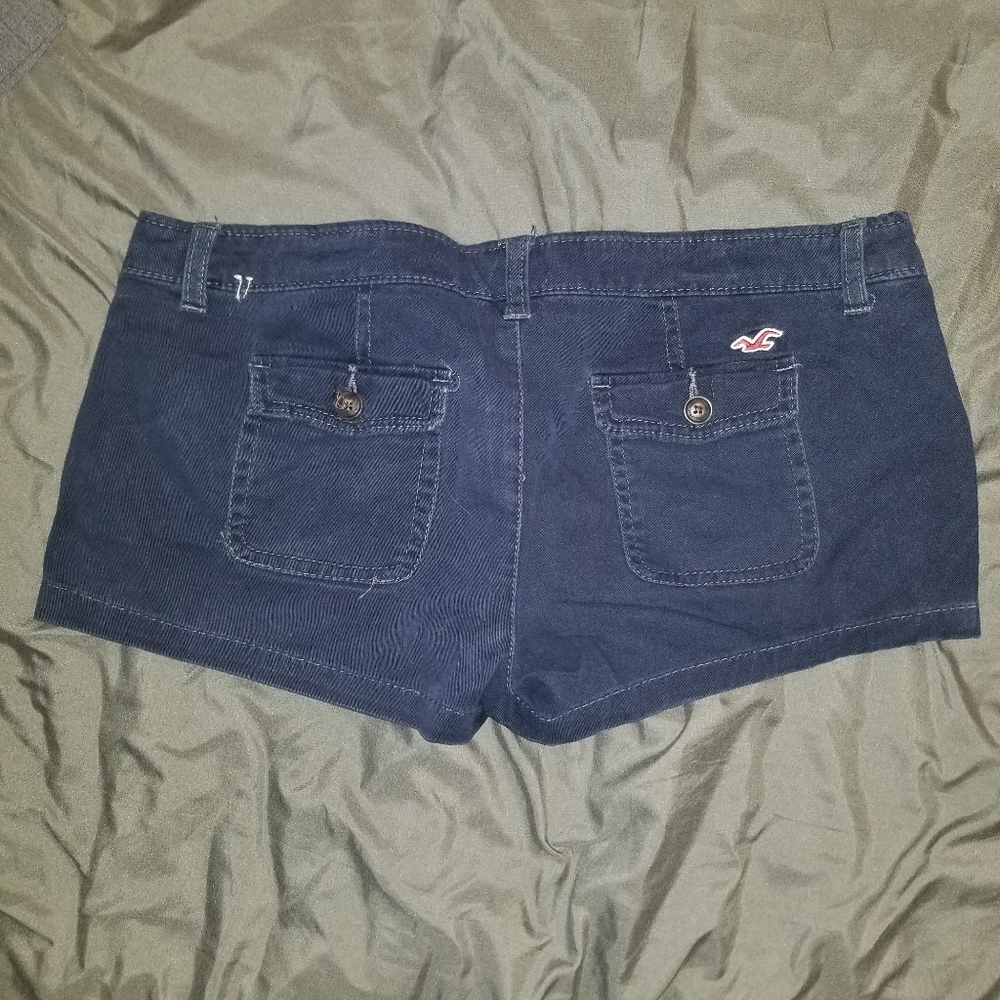 Shorts - Picture 3 of 3